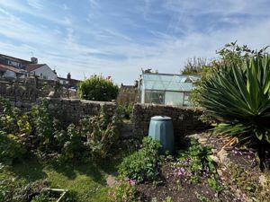 Fruit Canes and Access to 19 garden- click for photo gallery